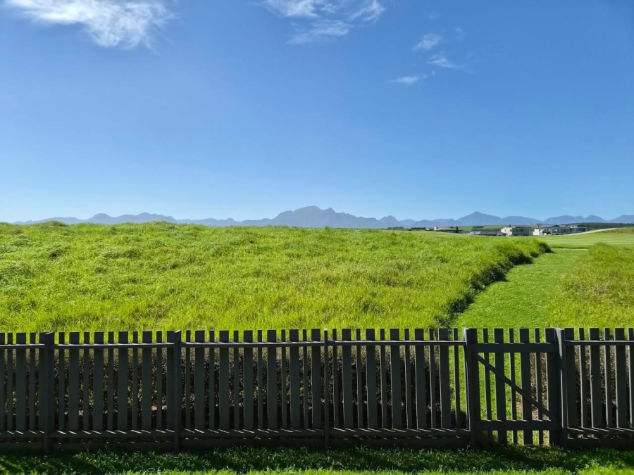 To Let  Bedroom Property for Rent in Oubaai Western Cape